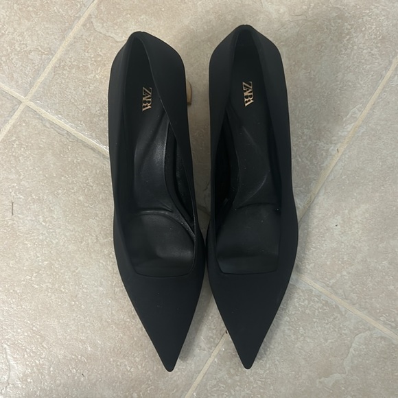 Zara Black and Gold Heels - Picture 3 of 3